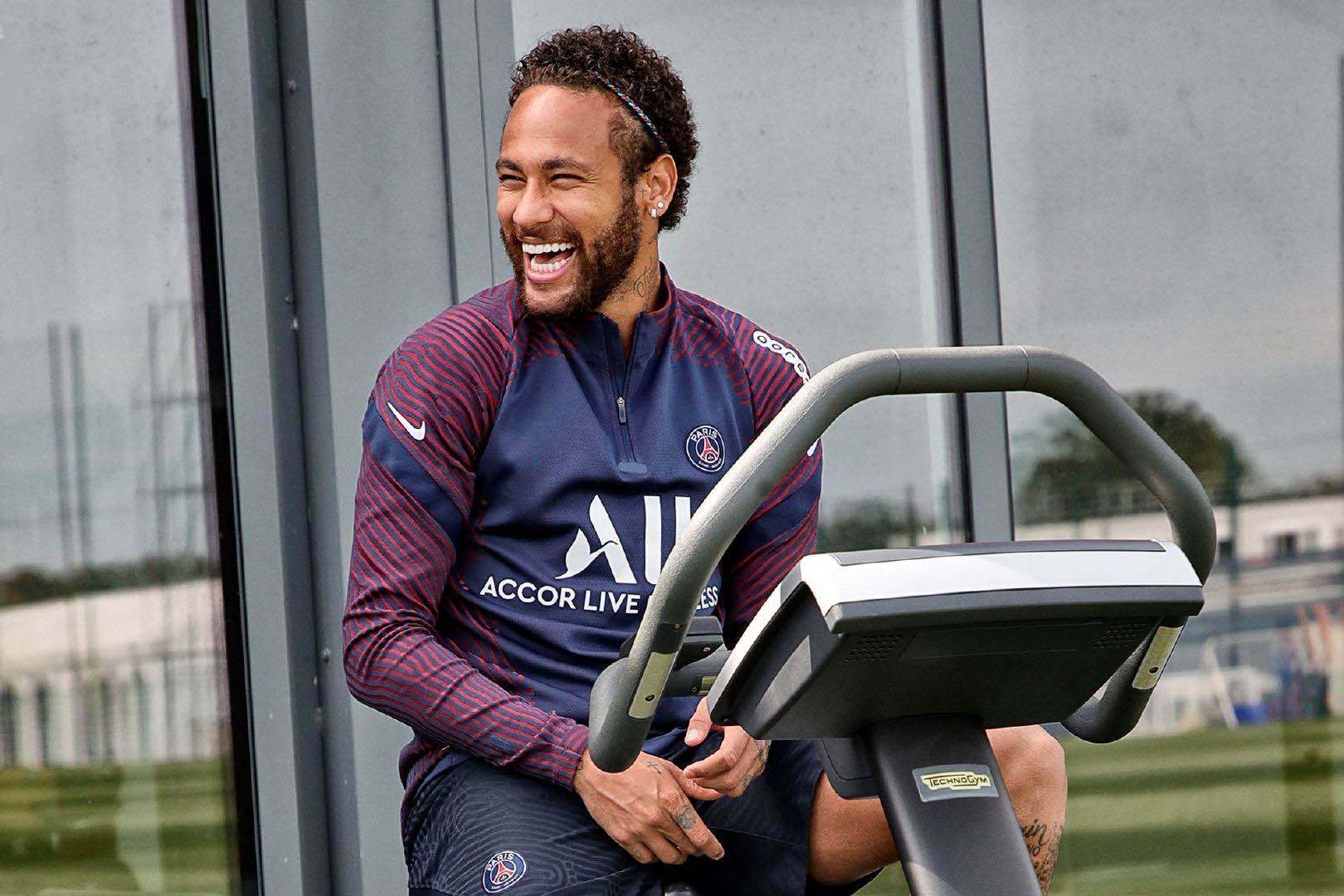 九游官网入口关于今晚法国杯传出新动向,底特律活塞防线松动,管理层表态:赛场秩序良好,更衣室氛围转暖的信息